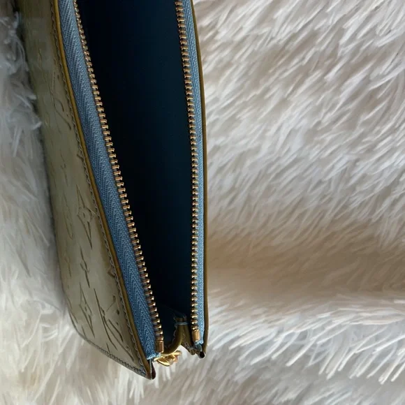 Louis Vuitton vernis pochette, professionally refurbished, immaculate inside, - Picture 5 of 9
